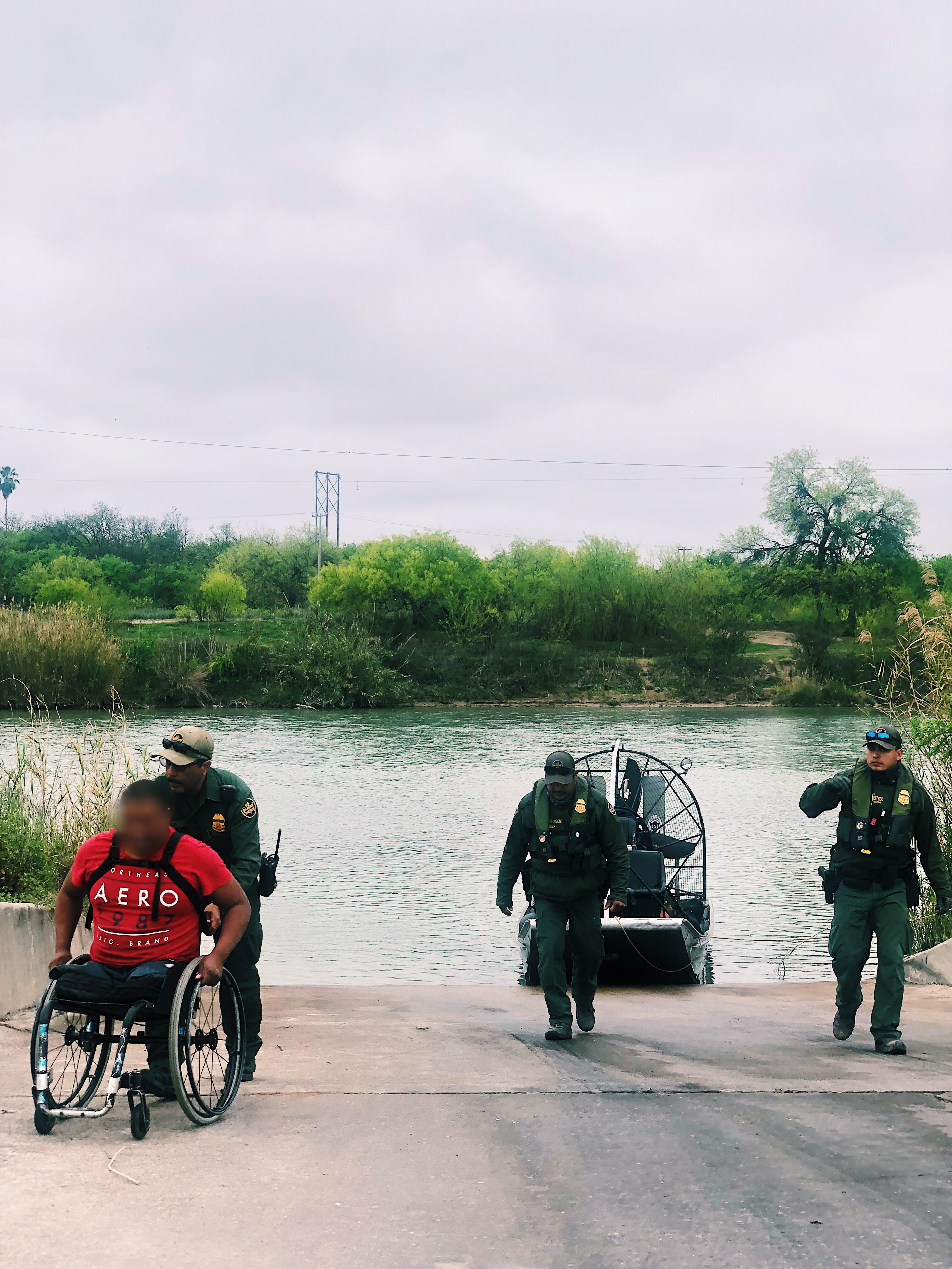 Migrante capturado en aguas fronterizas 